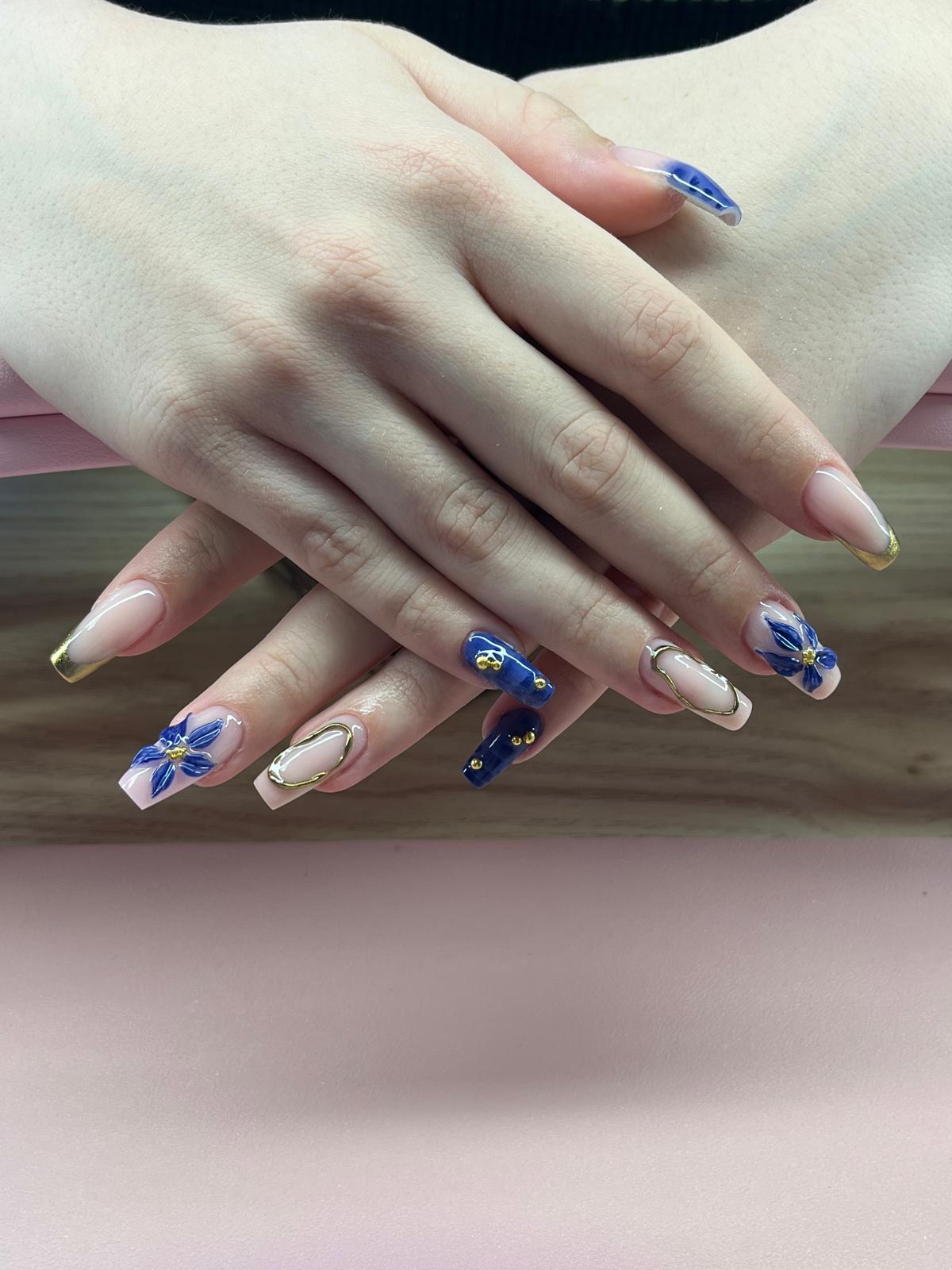Fleur 3D bleue nuit et chrome doré