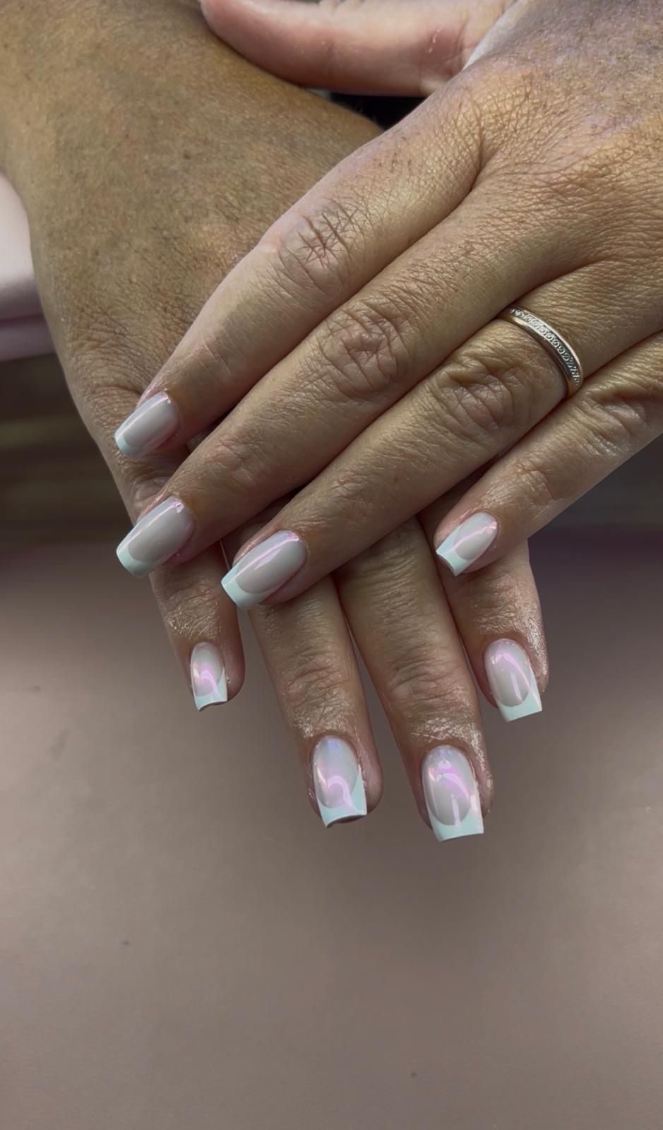 French blanche avec chrome aurora rose